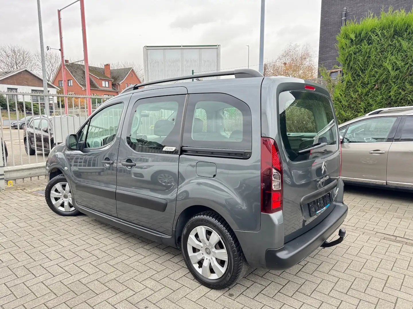 Citroen Berlingo XTR Multispace 1.6 e-HDi ** 1 JAAR GARANTIE ** !! Gris - 2