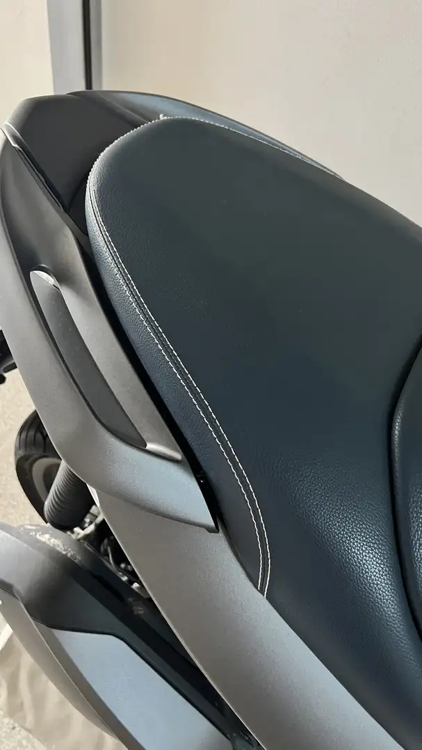 Piaggio MP3 125 yourban 125 KM  REALIIII!!! Gris - 2