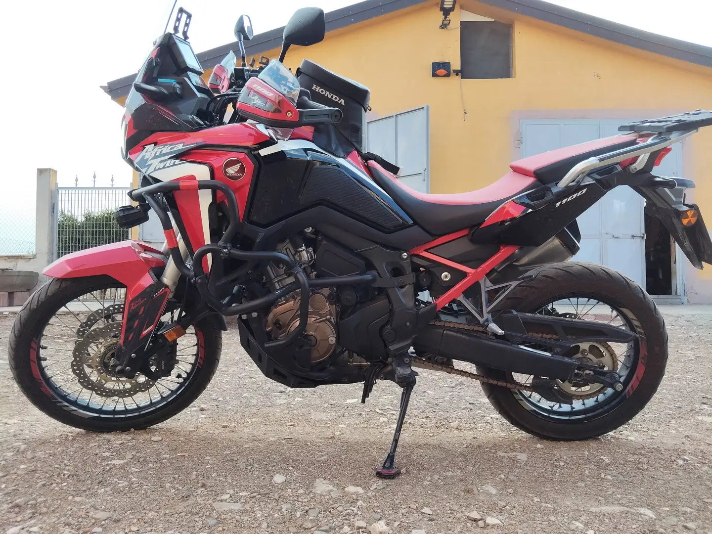 Honda CRF 1100 Red - 2