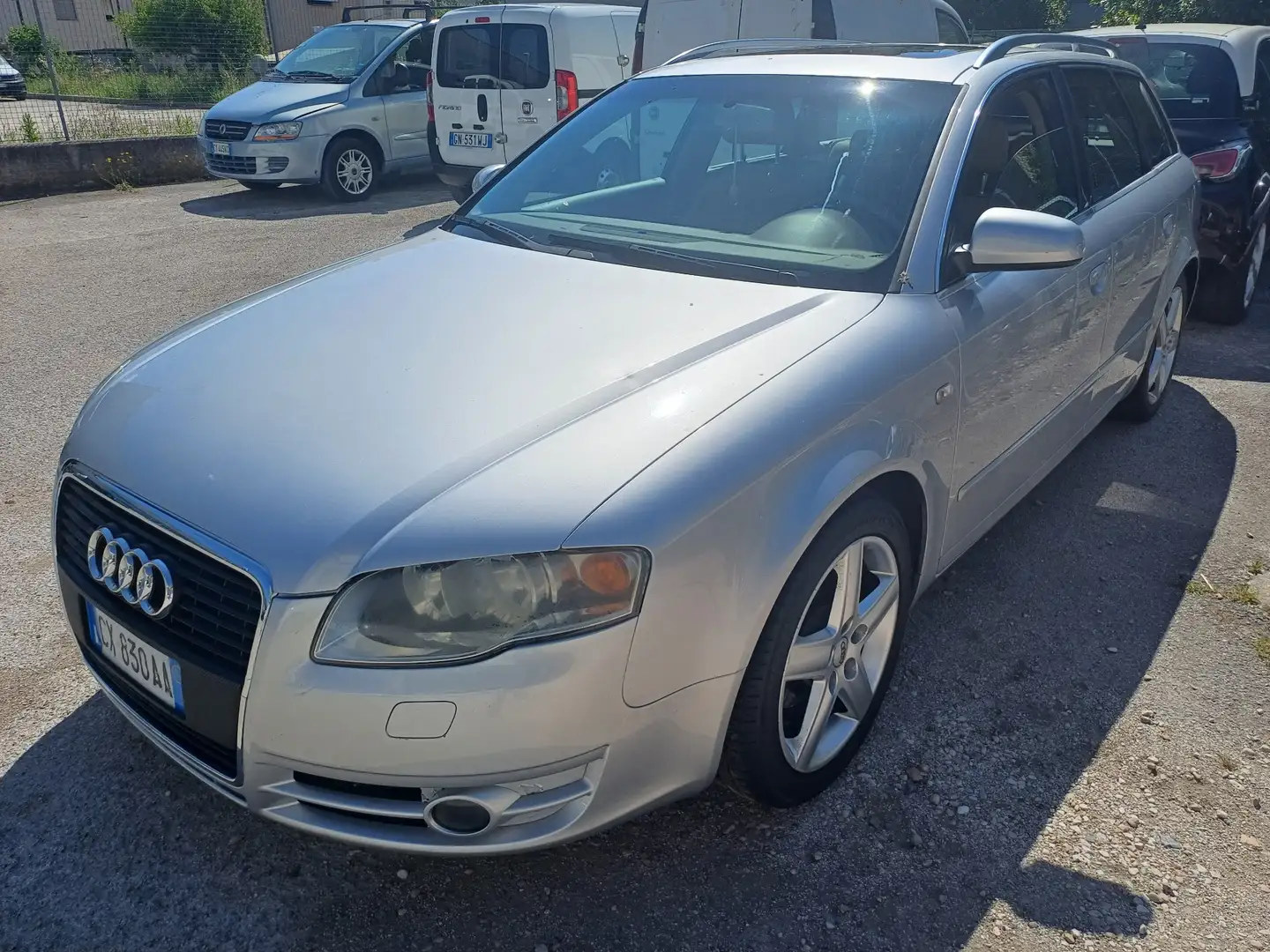 Audi A4 Avant 2.0 tdi Sport - 1