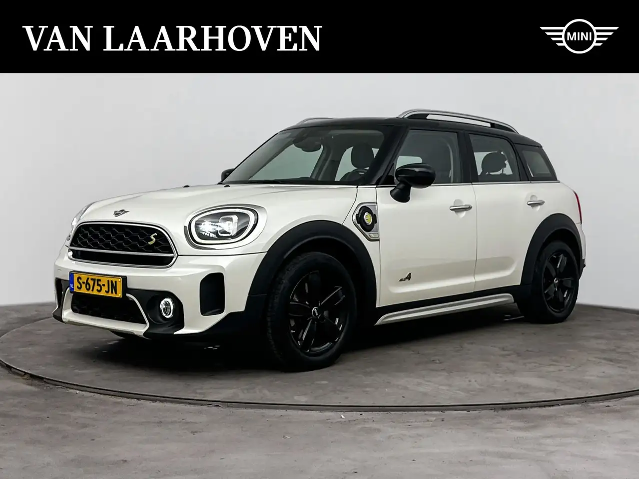 MINI Cooper SE Countryman ALL4 Classic Automaat / Achteruitrijcamera / Comfo — photo 1 of 26