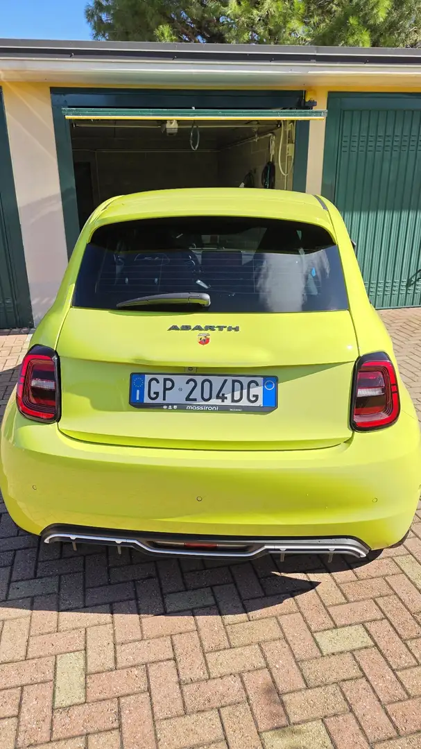 Abarth 500e - 1