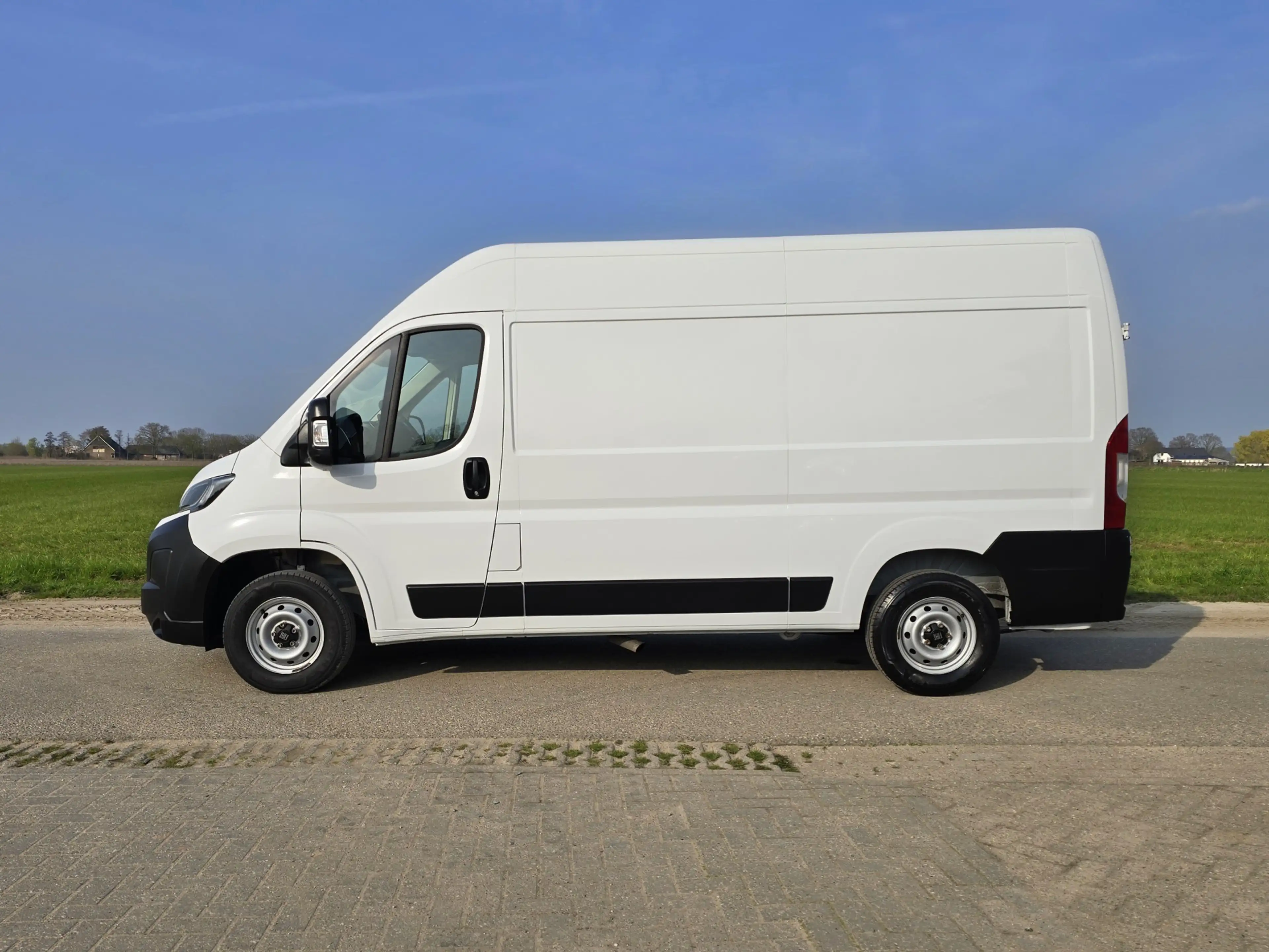 Fiat Ducato 35 2.2 MultiJet L2H2 - 140 Pk - Euro 6 - Groot Sch — photo 2