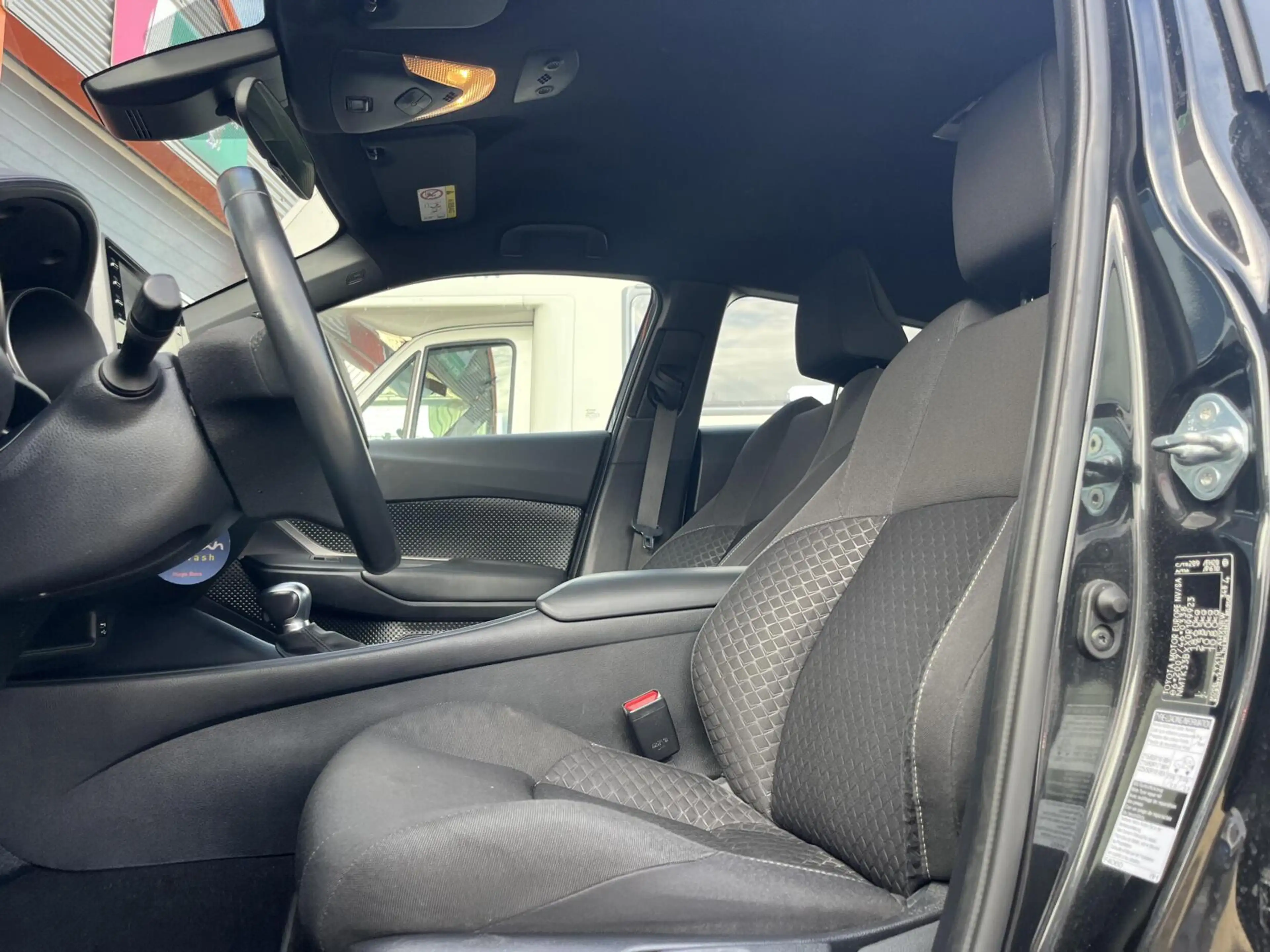 Toyota C-HR 1.8 Hybrid LED+CARPLAY+CAMERA+STOELVERW+DEALEROH — photo 9