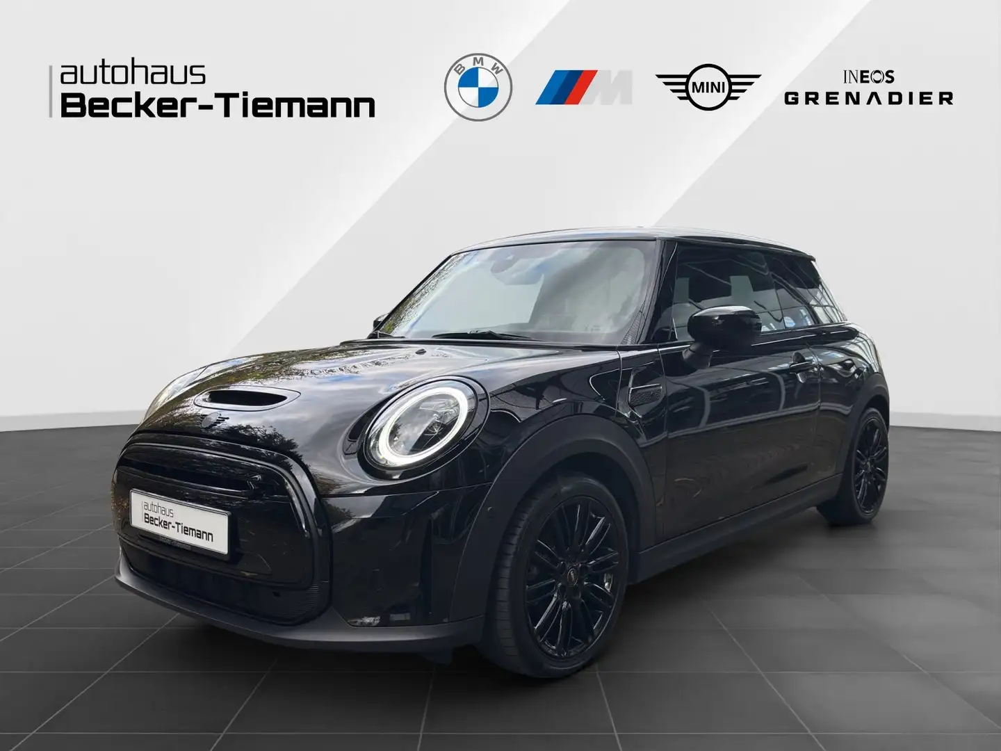 MINI Cooper SE Hatch Schwarz - 1