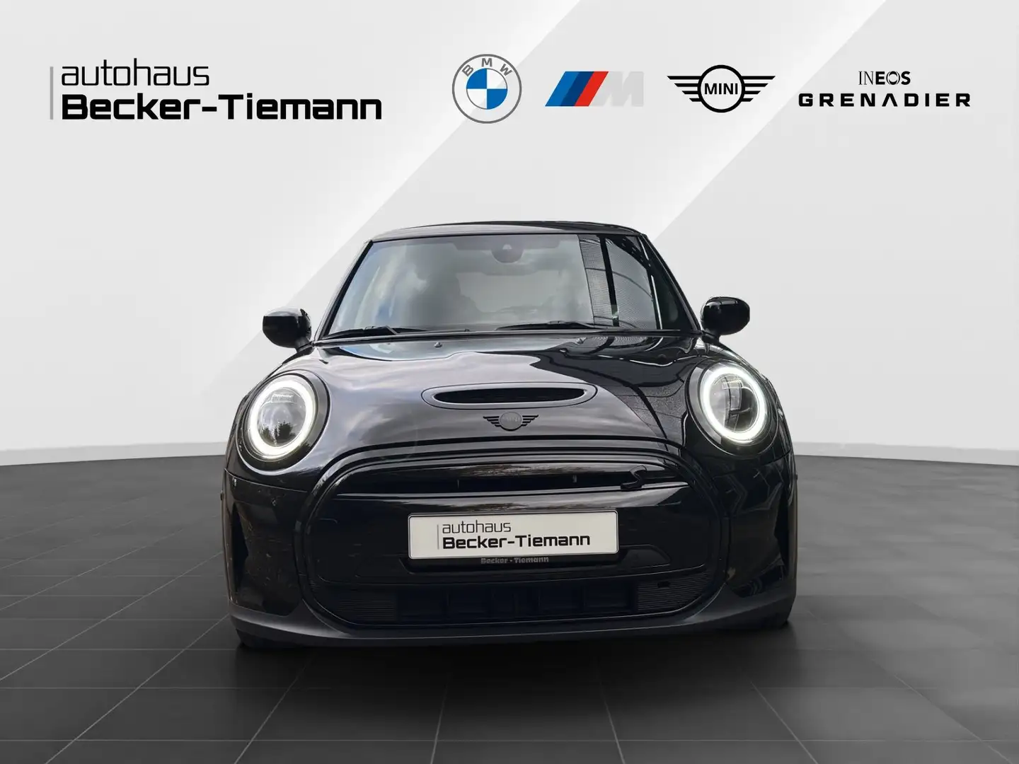 MINI Cooper SE Hatch Schwarz - 2