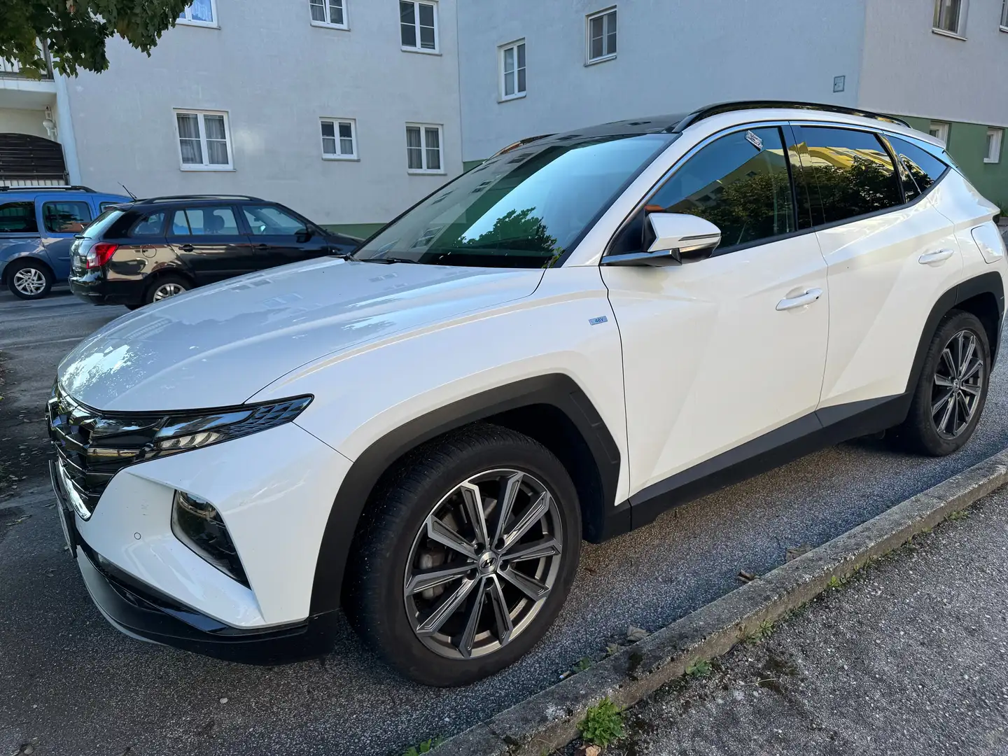 Hyundai TUCSON Tucson 1,6 T-4WD Prestige Line /  Panoramaglasdach Weiß - 1