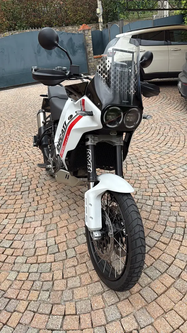 Ducati DesertX Bianco - 1