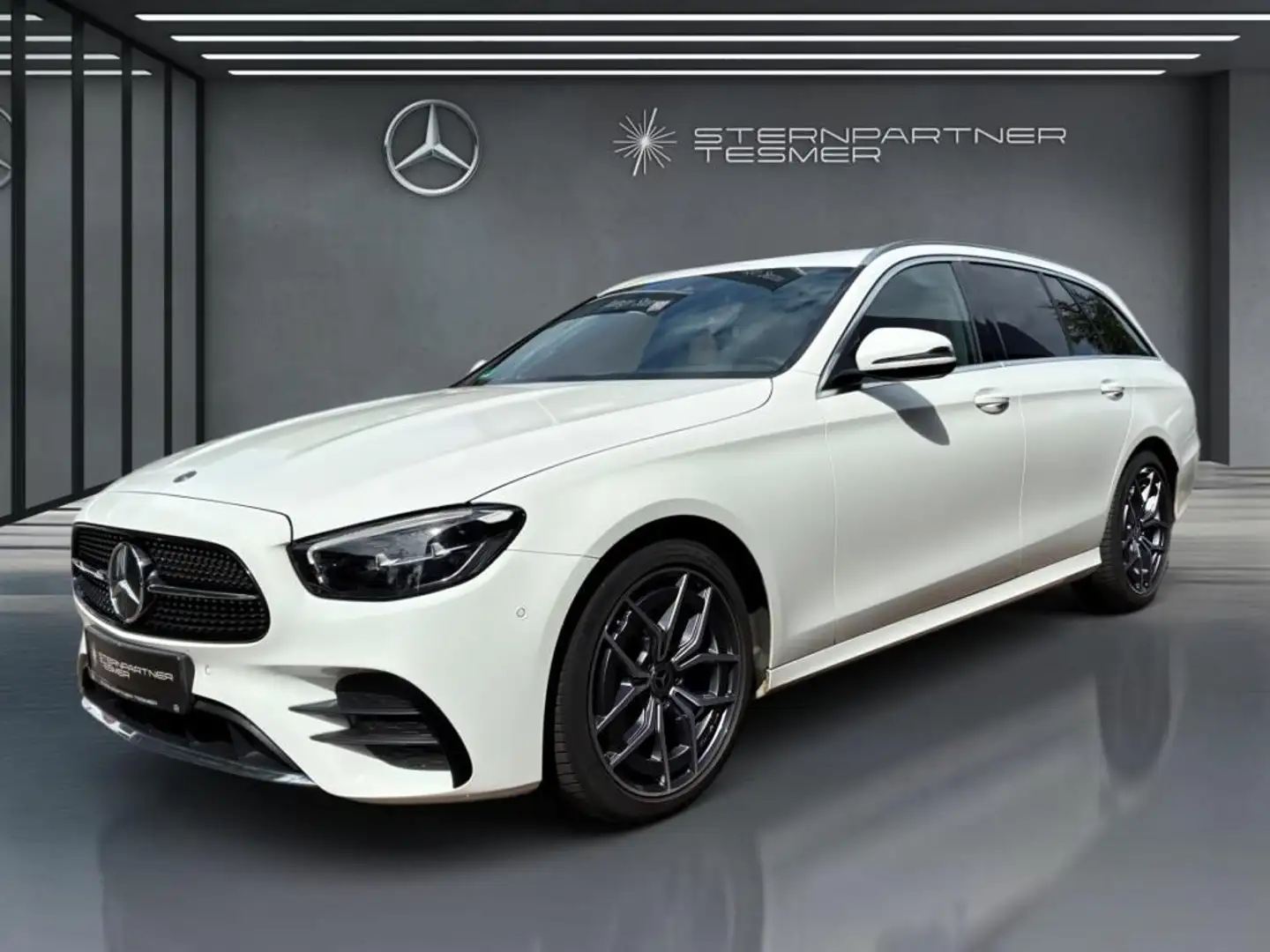 Mercedes-Benz E 220 d 4M T AMG+S.DACH+KAMERA+WIDE+AHK+CARPLAY Wit - 2
