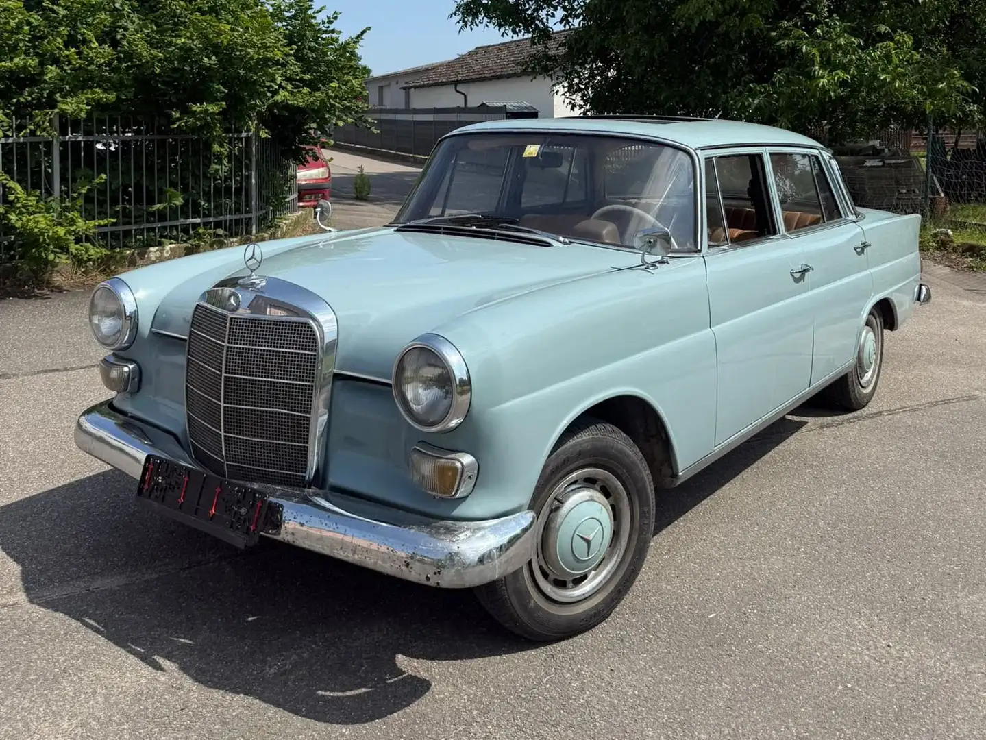 Mercedes-Benz 200 W110 200 Diesel Heckflosse H-Zulassung 9/2026 Bleu - 1