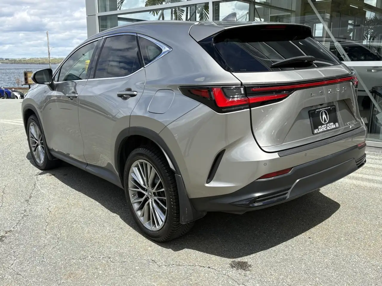 Lexus NX снимка Lexus NX