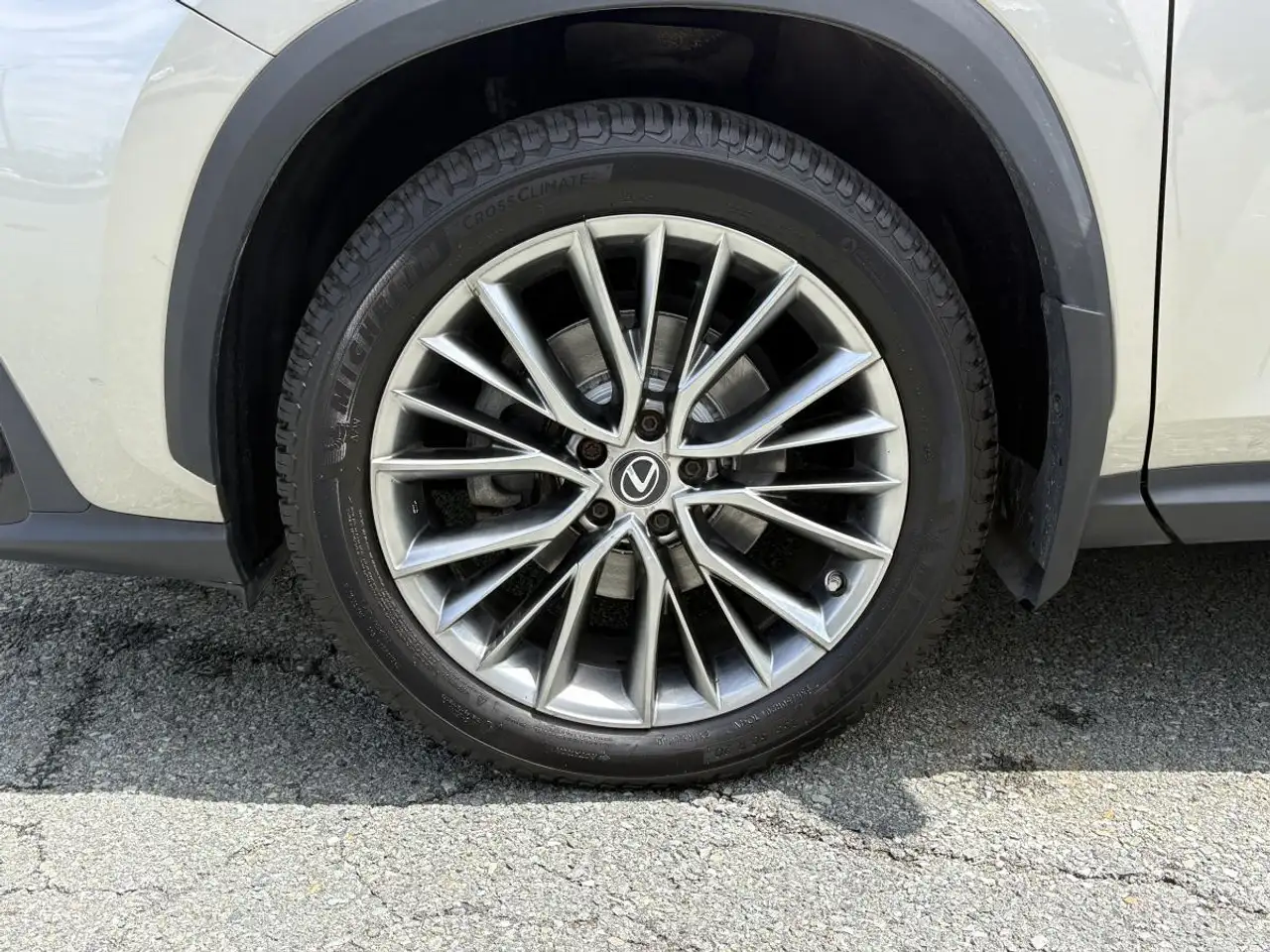 Lexus NX снимка Lexus NX