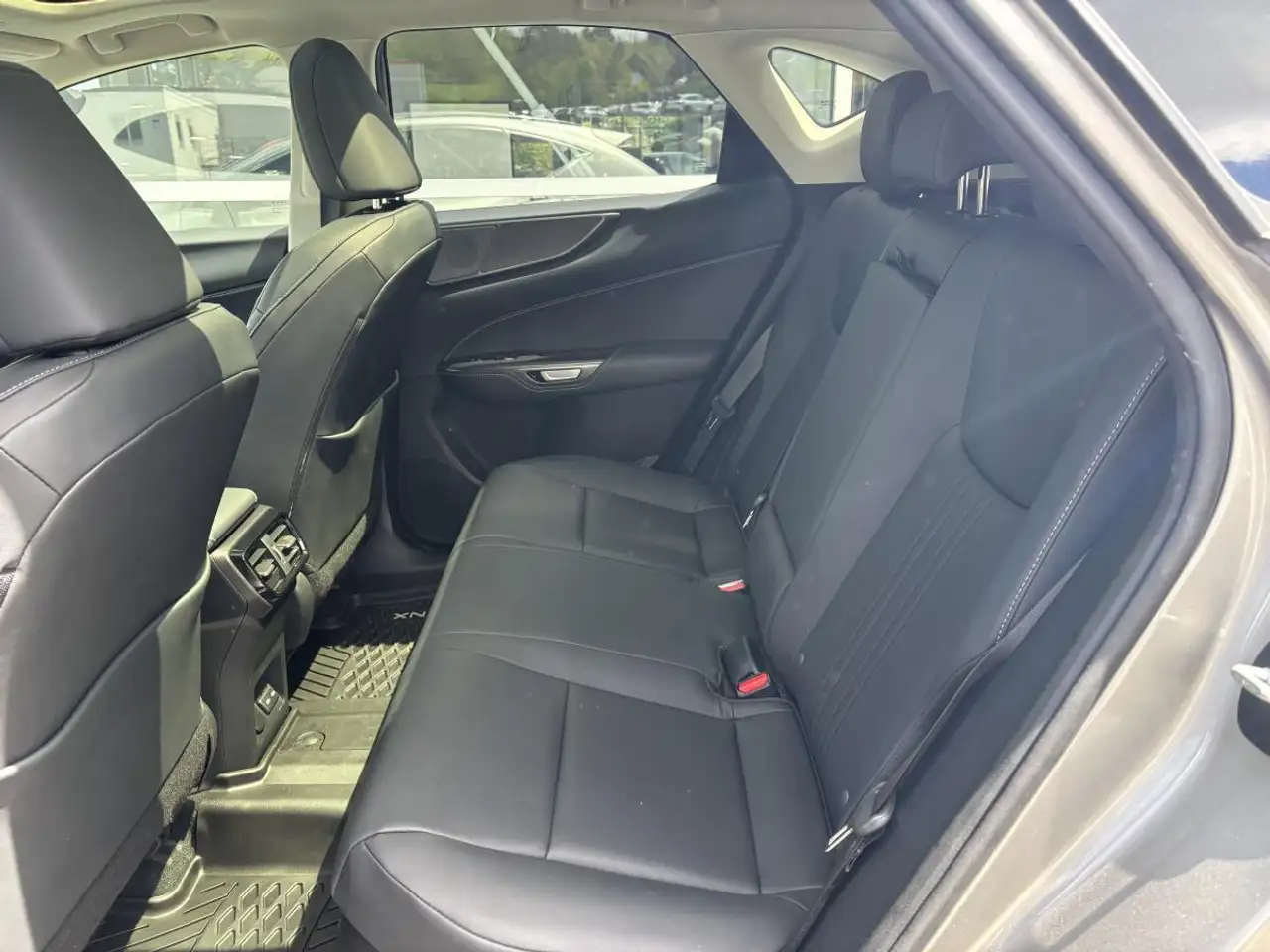 Lexus NX снимка Lexus NX
