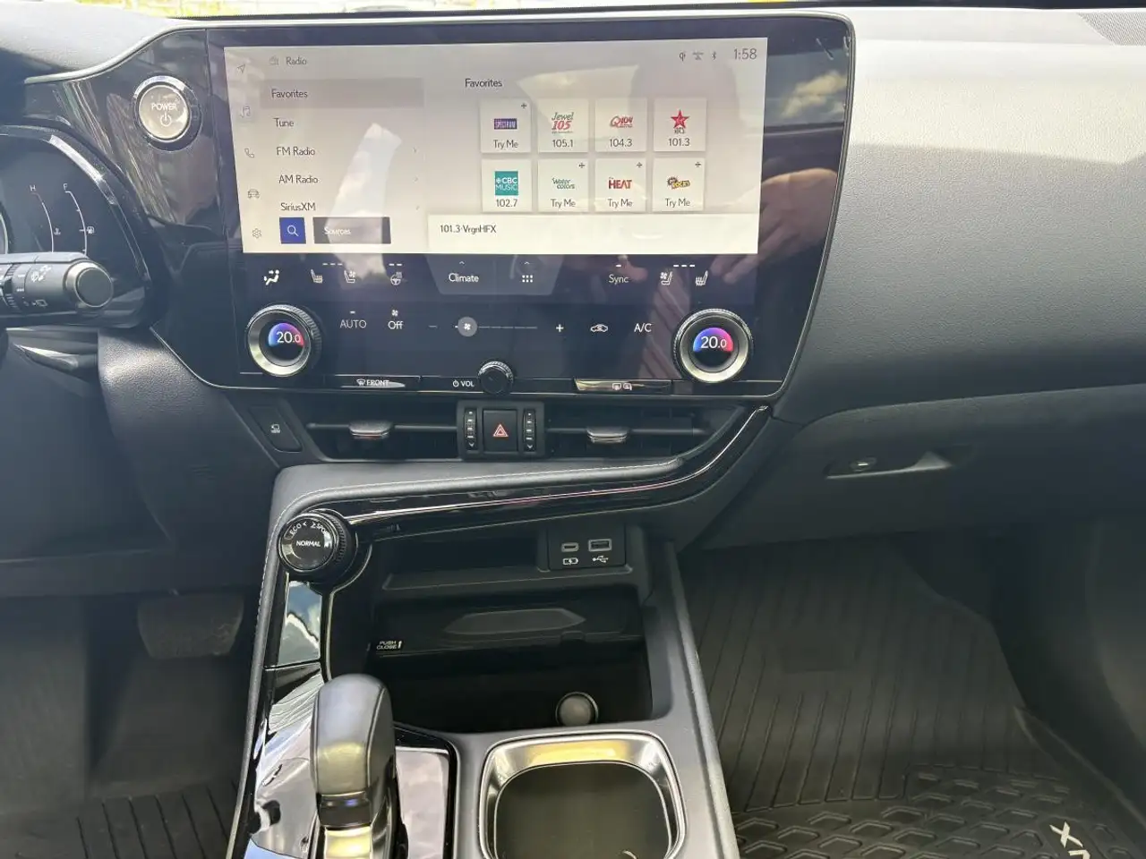 Lexus NX снимка Lexus NX