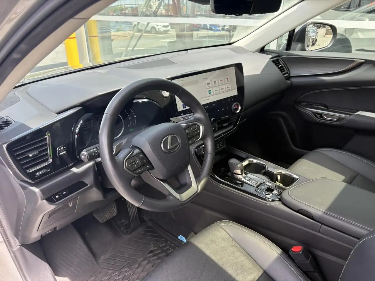 Lexus NX снимка Lexus NX