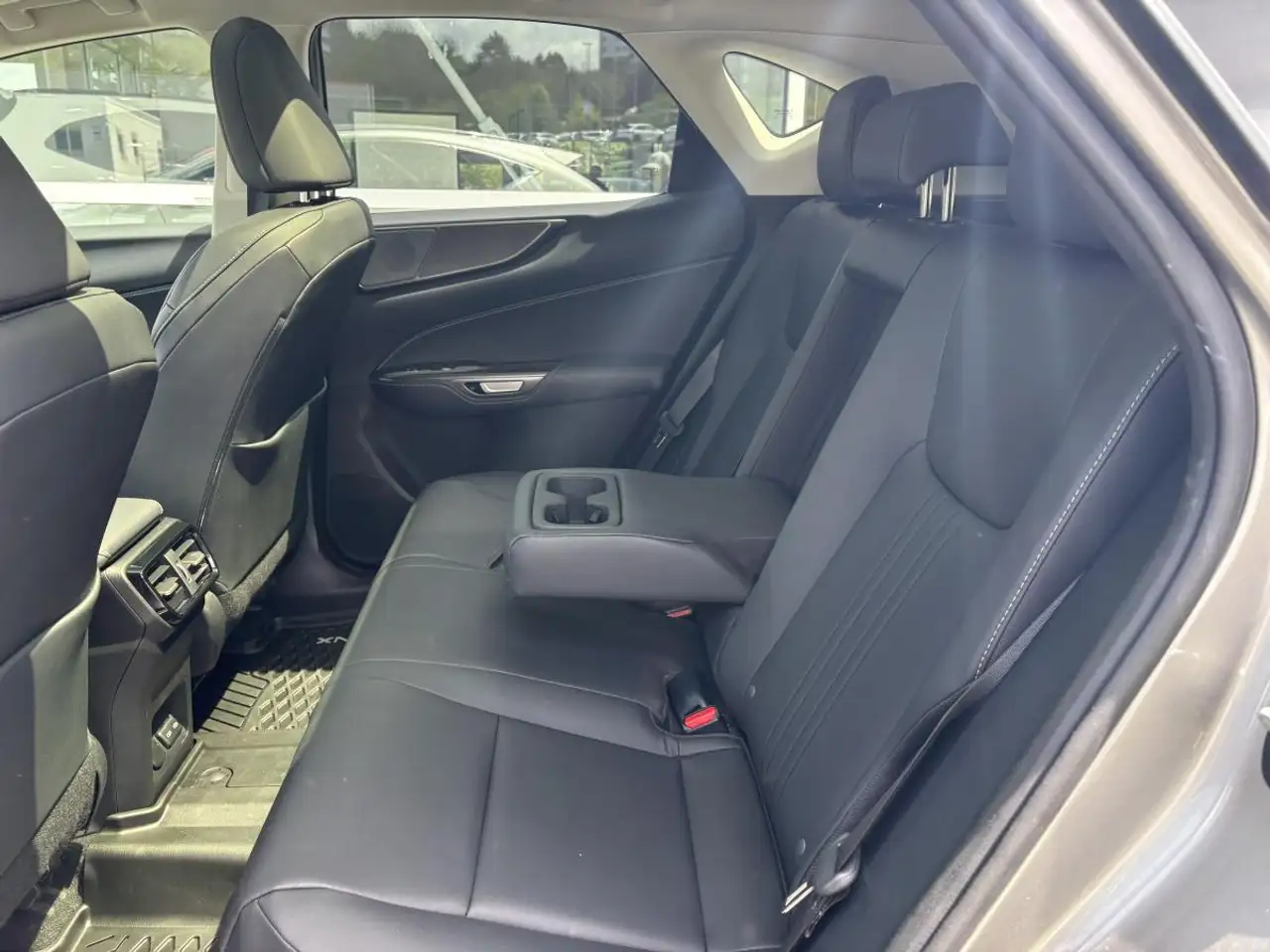 Lexus NX снимка Lexus NX