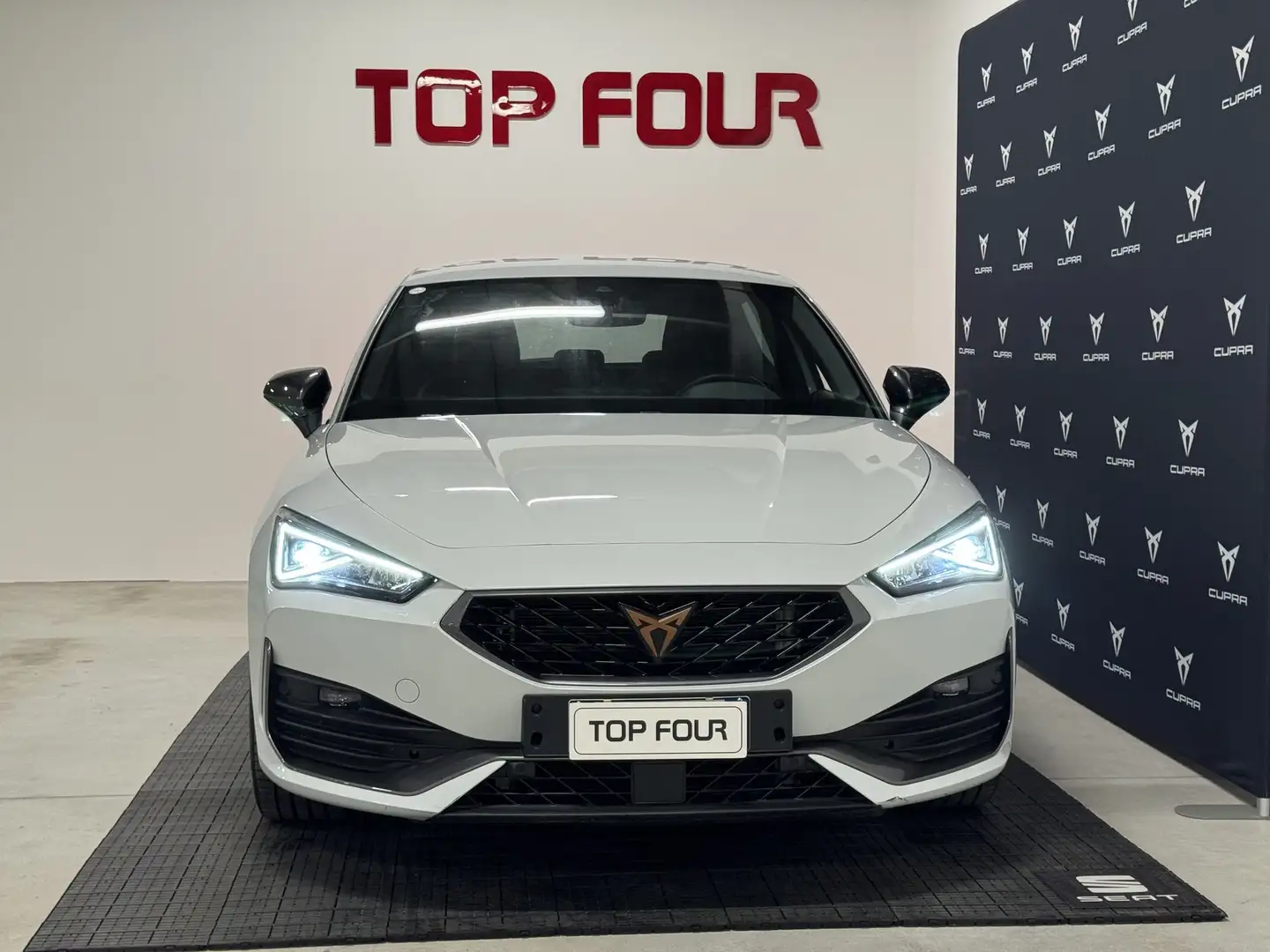 CUPRA Leon 1.5 Hybrid 150 CV DSG Blanc - 2