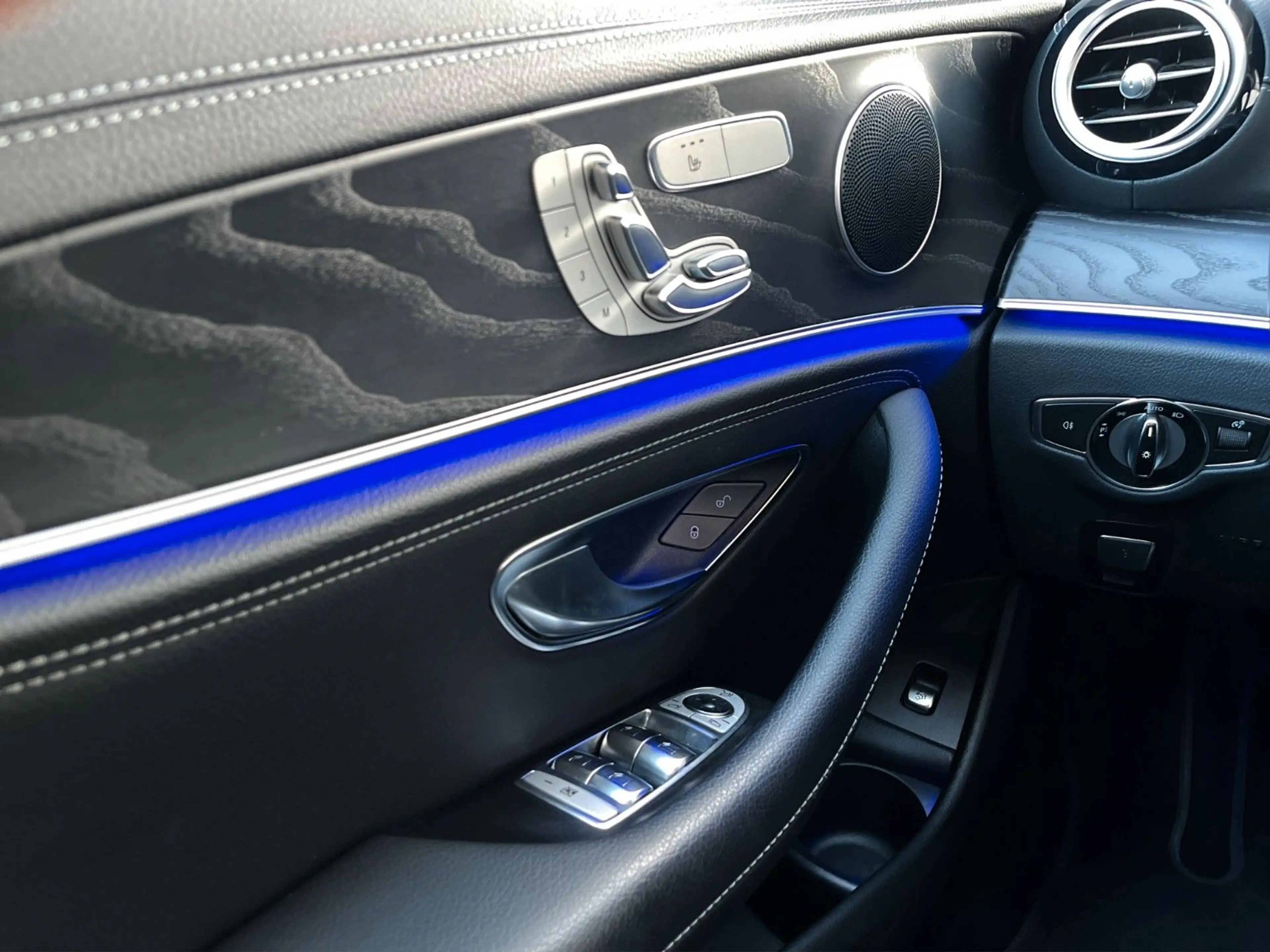 Mercedes-Benz E 200 E200 Avantgarde*Widescreen*MBUX*SHZ*KAM*DAB — photo 8