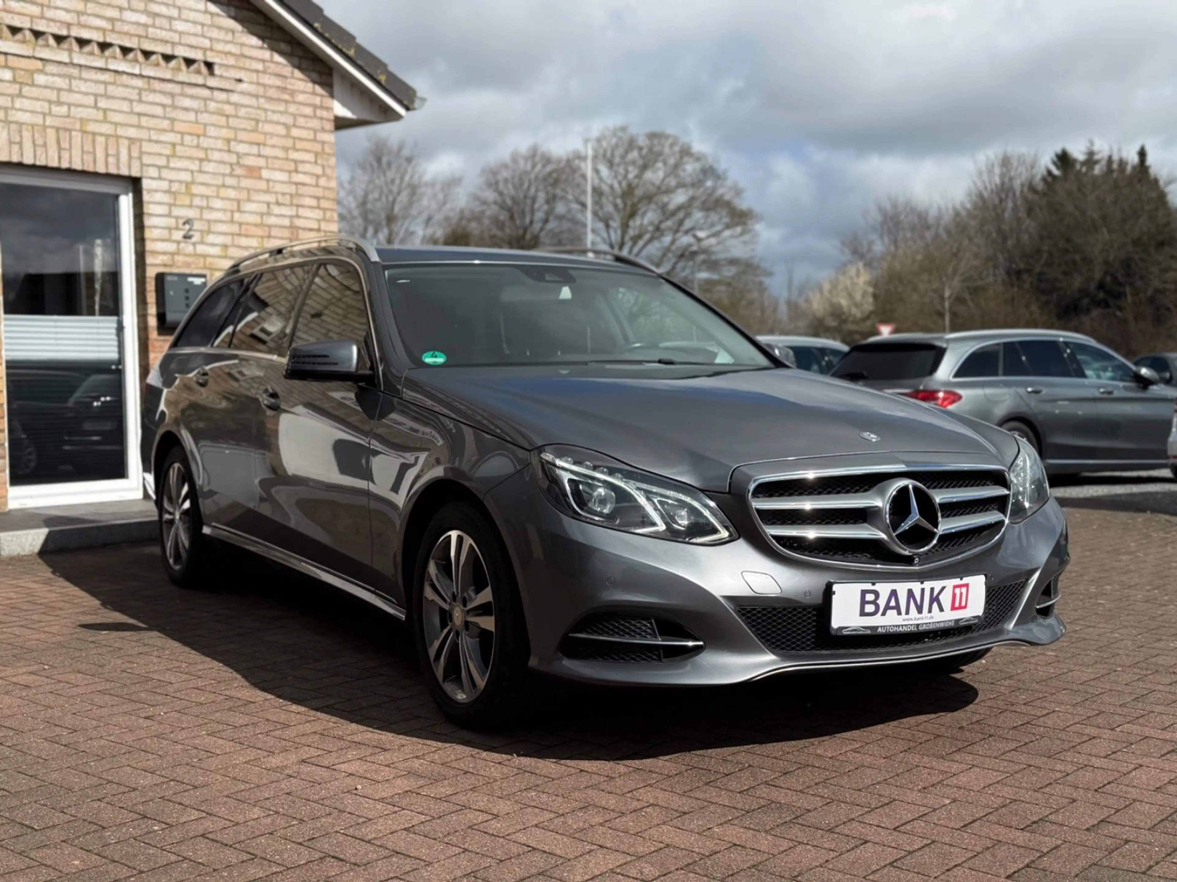 Mercedes-Benz E 250 E -Klasse  250 T-Modell*NAVI*ACC*SHZ*LED*360°-K