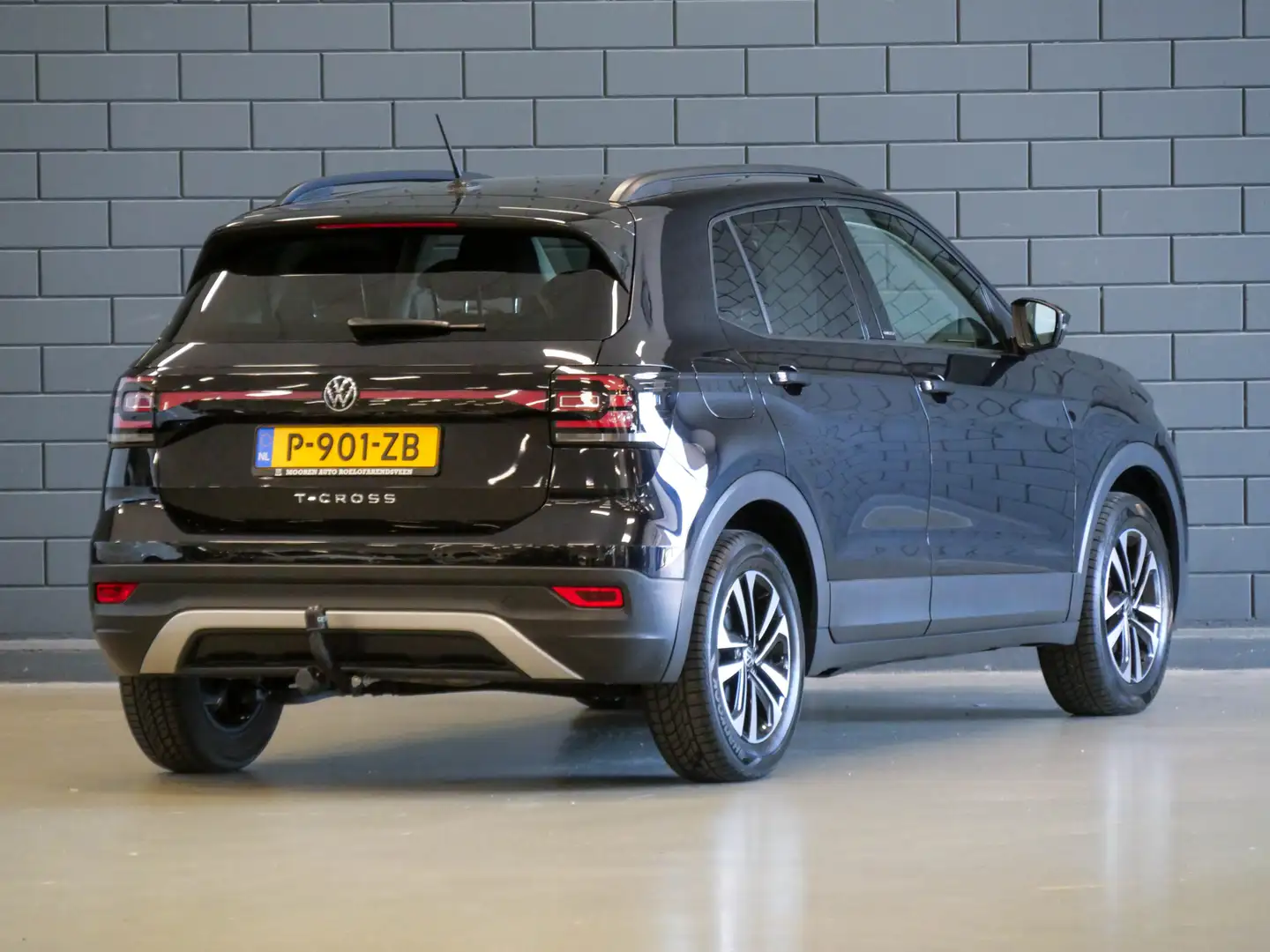 Volkswagen T-Cross 1.0 TSI 96PK Go | TREKHAAK | APPLE CARPLAY | Negro - 2