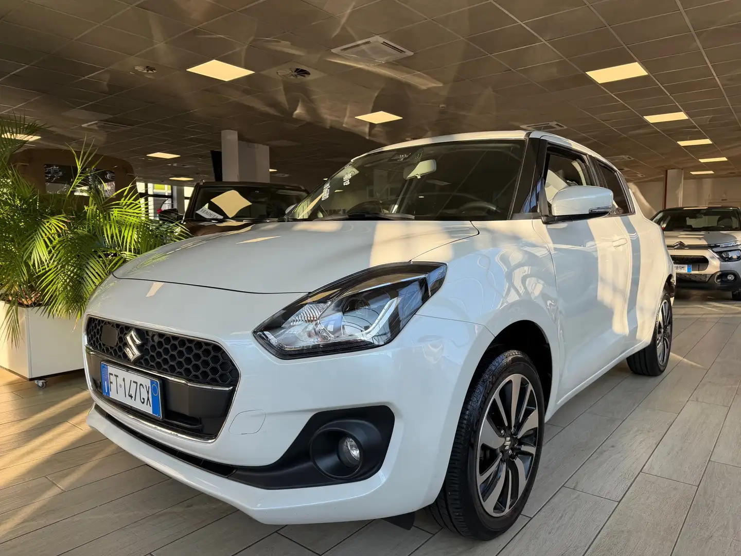 Suzuki Swift Swift VI 2017 1.2h Top allgrip 4wd my19 Bianco - 1