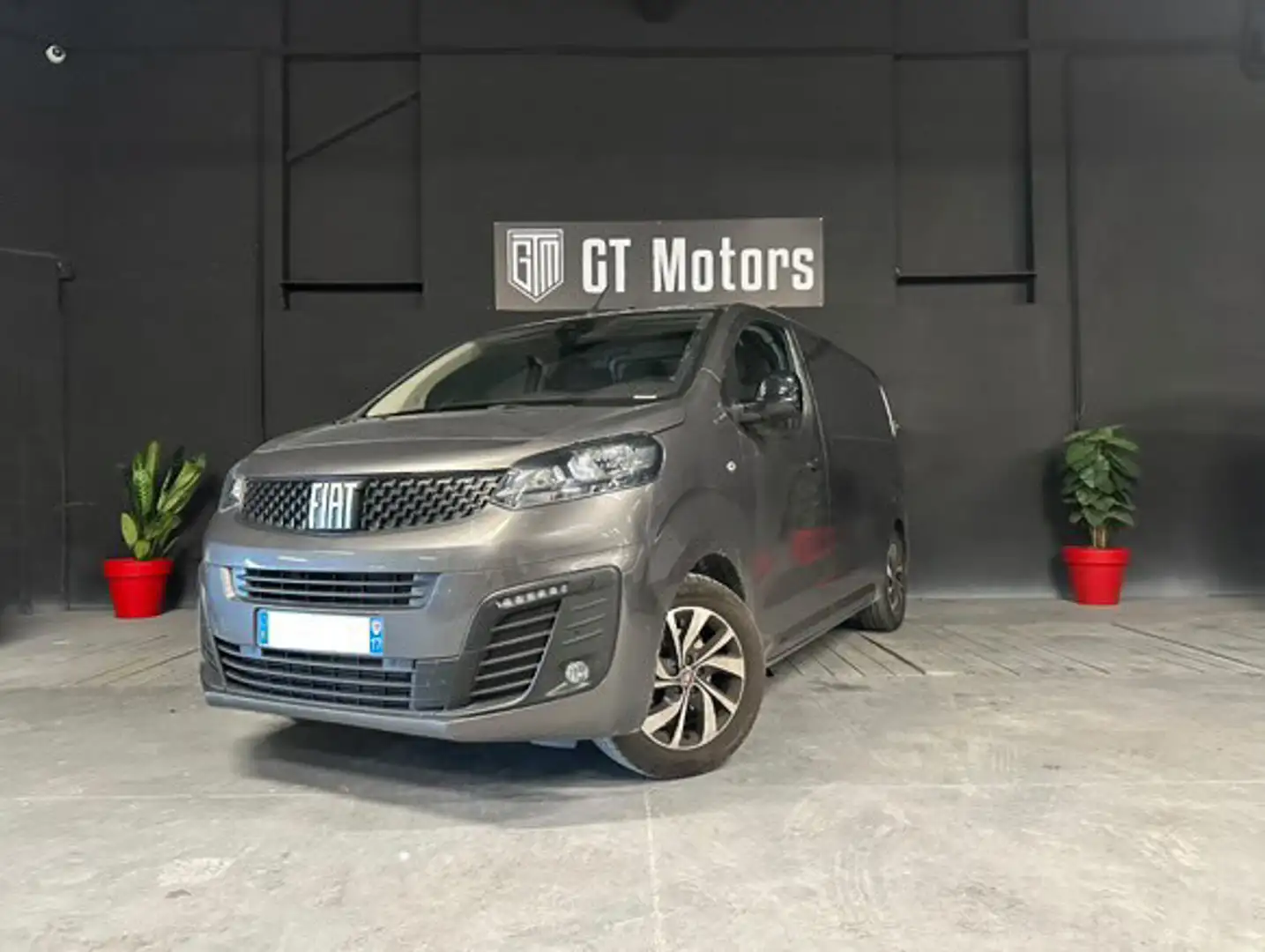 Fiat Scudo M 1.5 BLUEHDI 120CH S\u0026S PACK PREMIUM CONNECT TVA RECUP Grau - 1