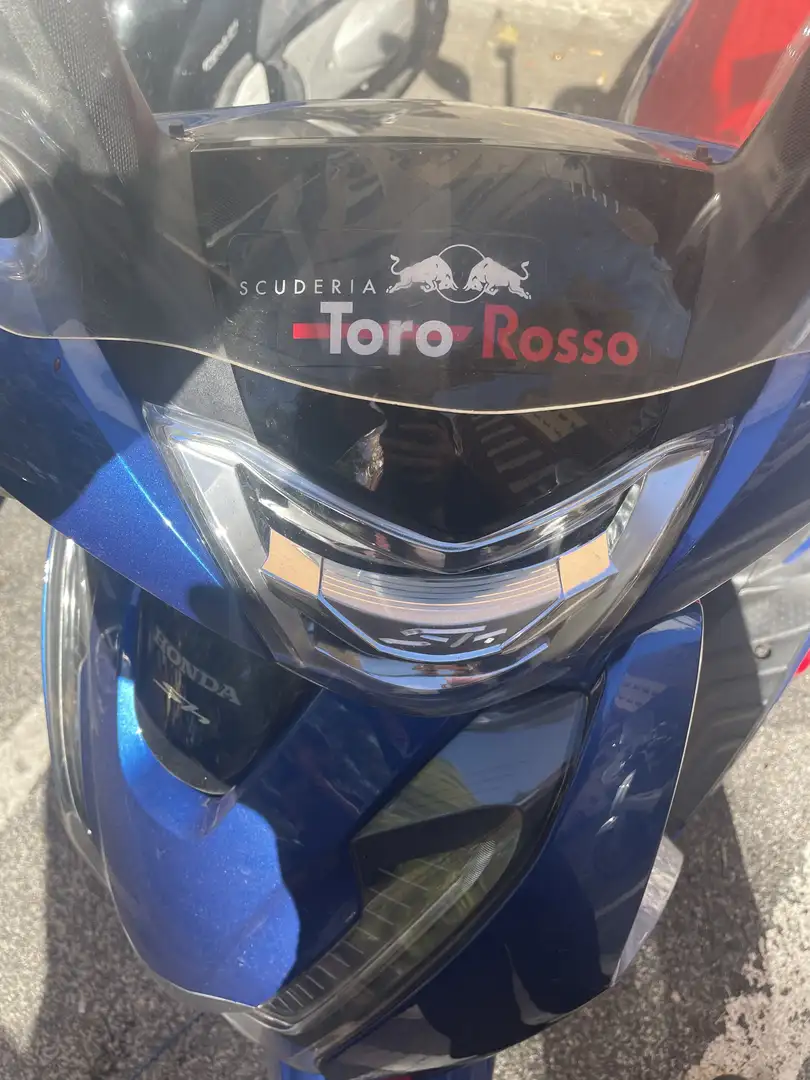 Honda SH 125 scuderia toro rosso - 2