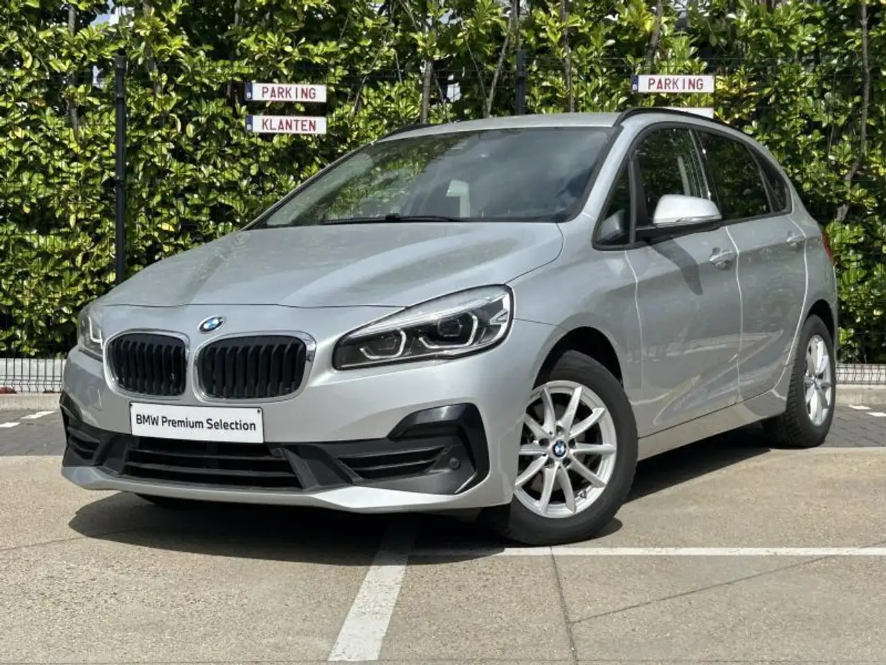 BMW 218