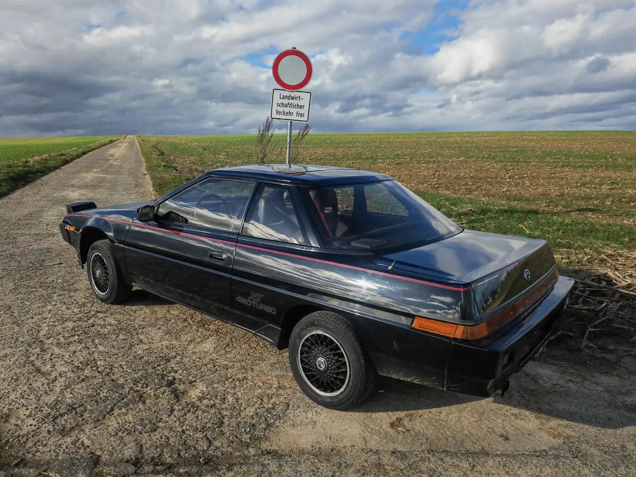 Subaru XT 4WD TURBO AUTOMATIK LUFTFEDERUNG H-KENNZ!, foto 2