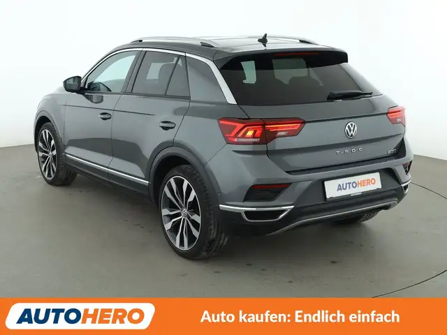 Volkswagen T-Roc view 4