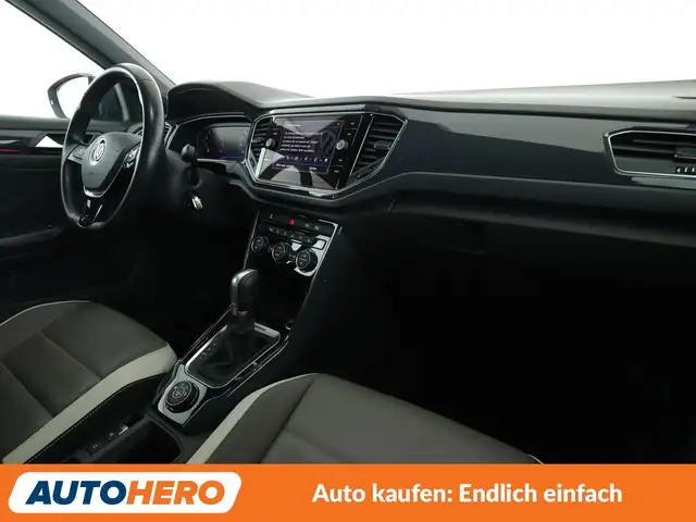 Volkswagen T-Roc view 13