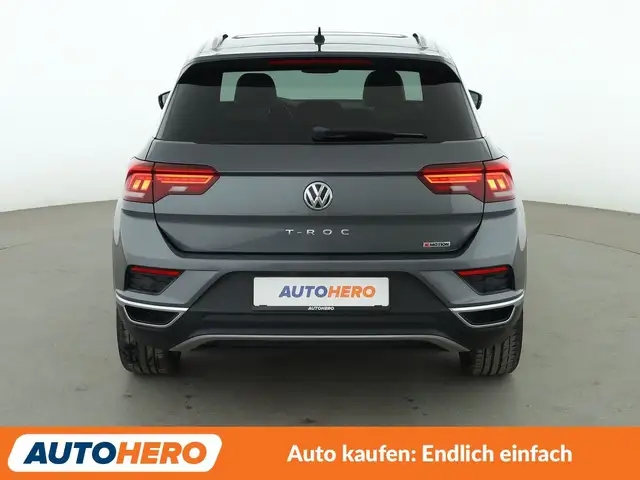 Volkswagen T-Roc view 5