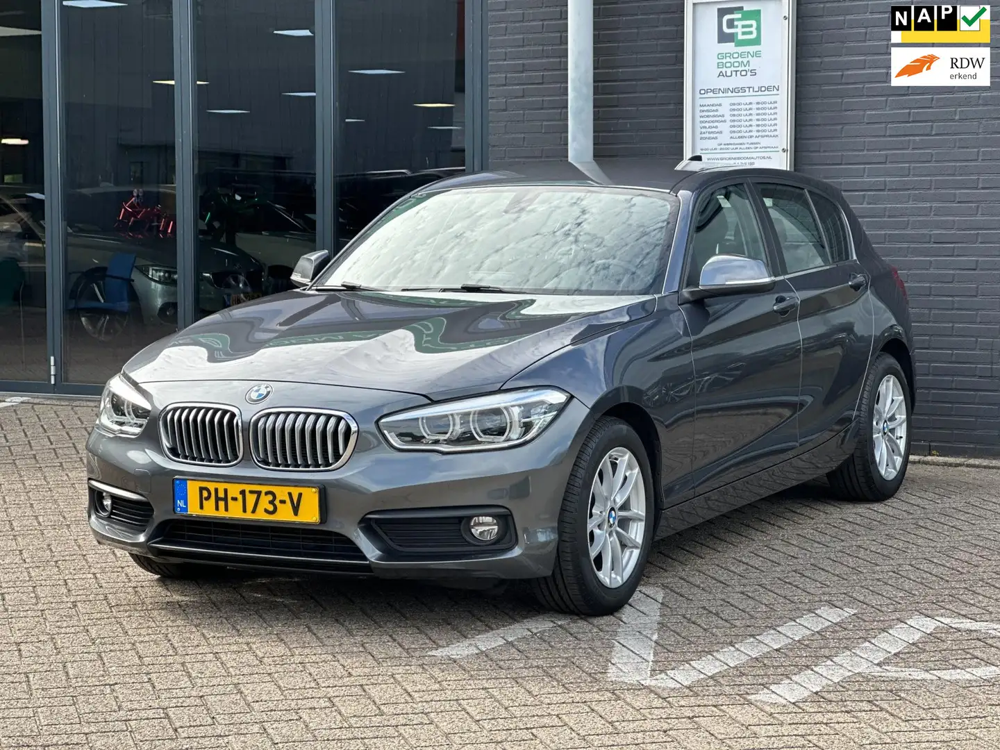 BMW 116 1-serie 116i Executive/6-BAK/NAVI/AIRCO/NL-AUTO NA Grijs - 1