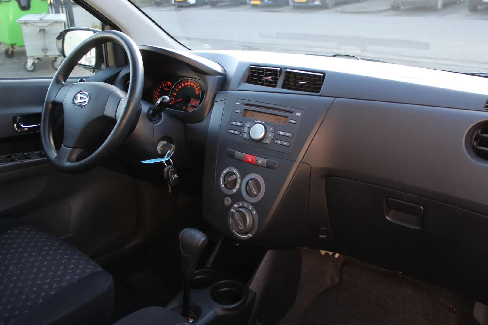 Daihatsu Cuore 1.0 Premium Volledig onderhouden/Automaat/Parkeers Grijs - 2