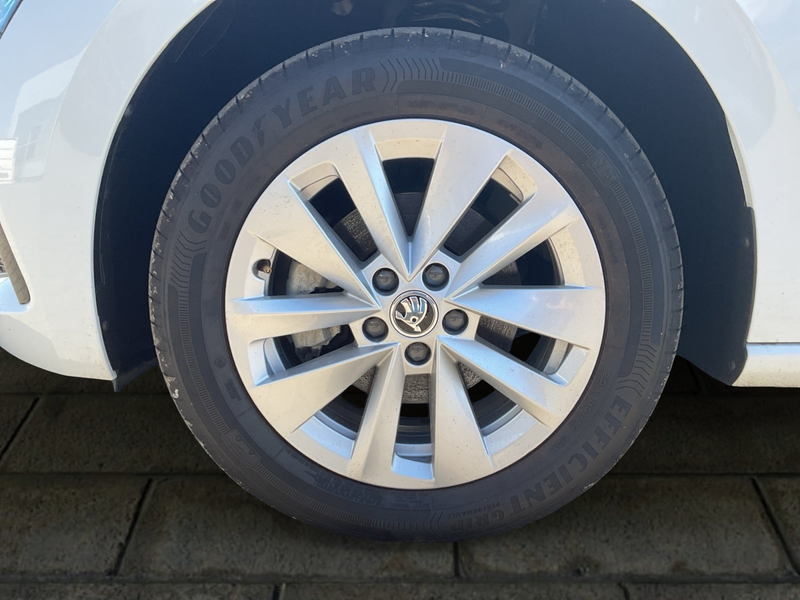 Skoda Scala 1.0 TSI DSG — photo 14