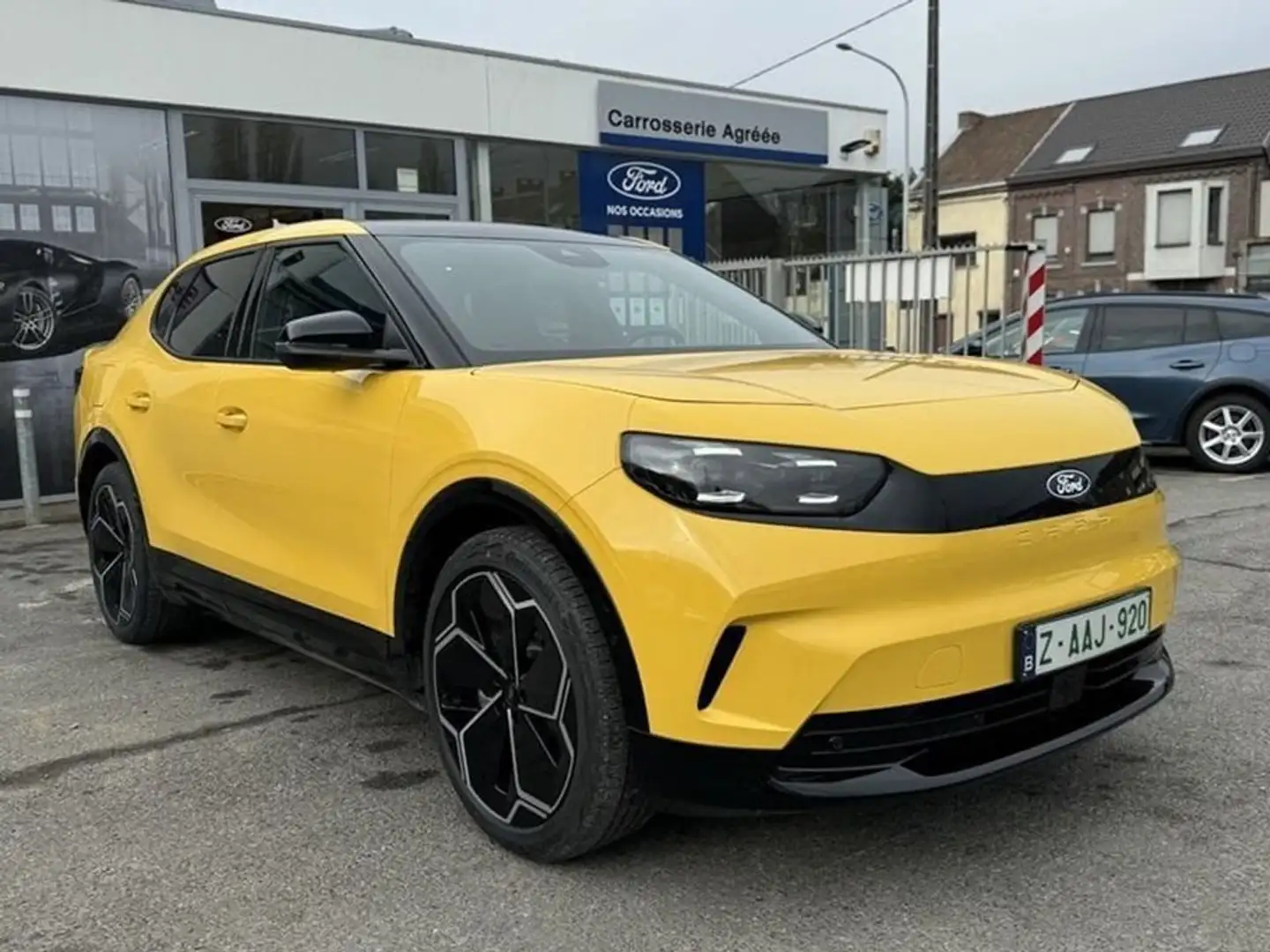 Ford Capri 77 kWh Extended Range RWD Premium Jaune - 1