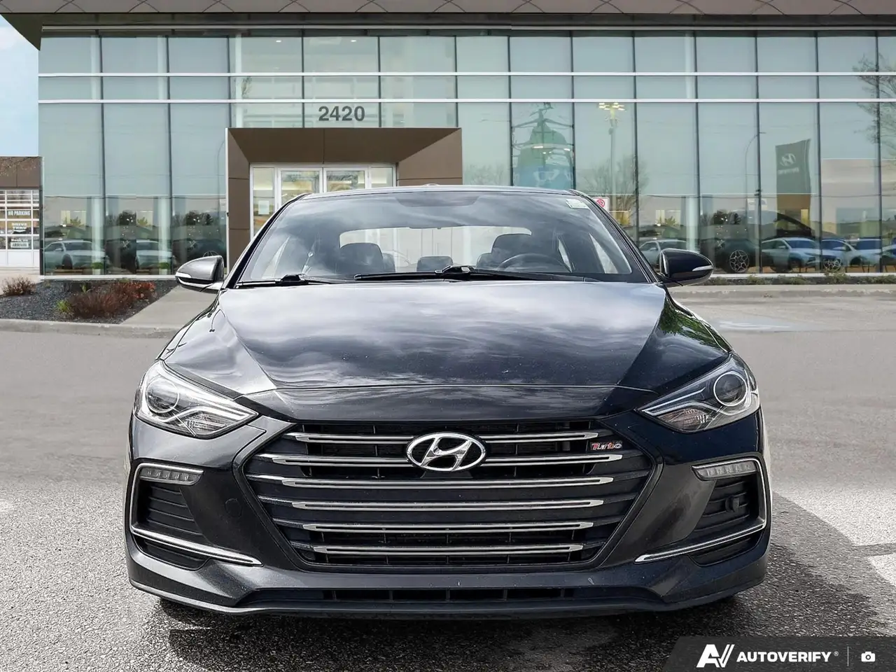 Hyundai ELANTRA снимка Hyundai ELANTRA