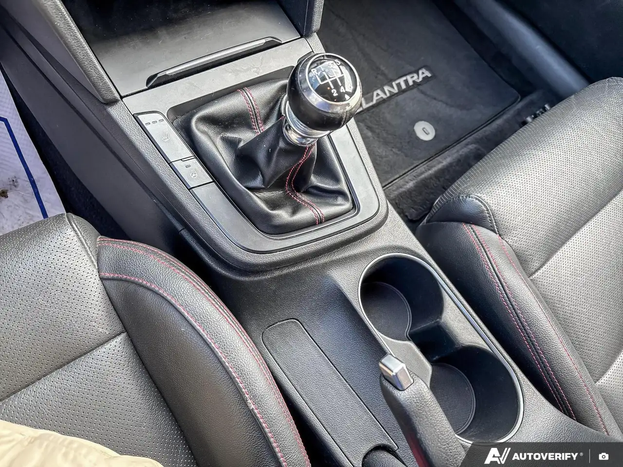 Hyundai ELANTRA снимка Hyundai ELANTRA