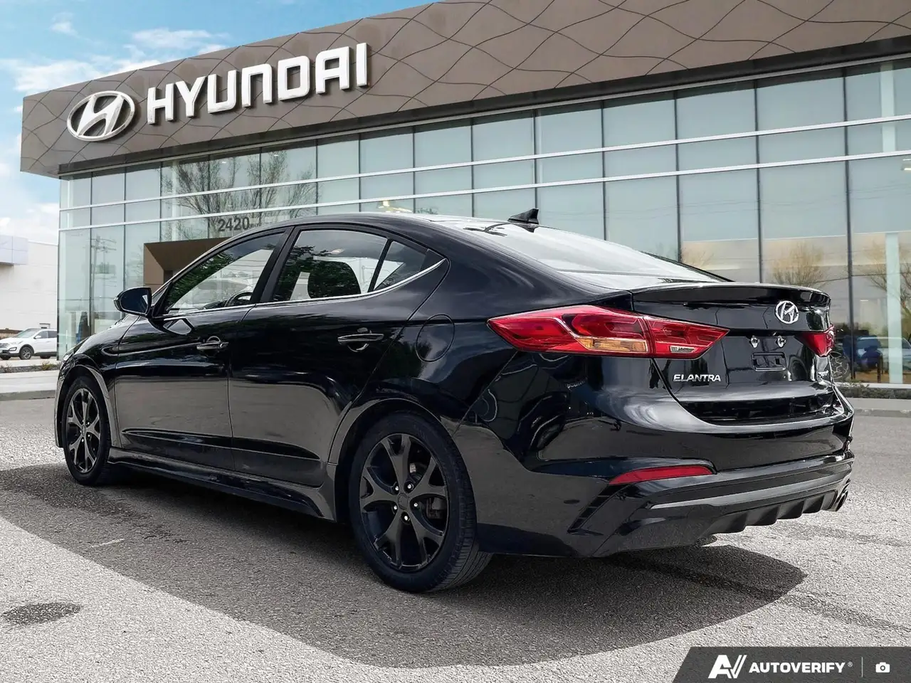Hyundai ELANTRA снимка Hyundai ELANTRA