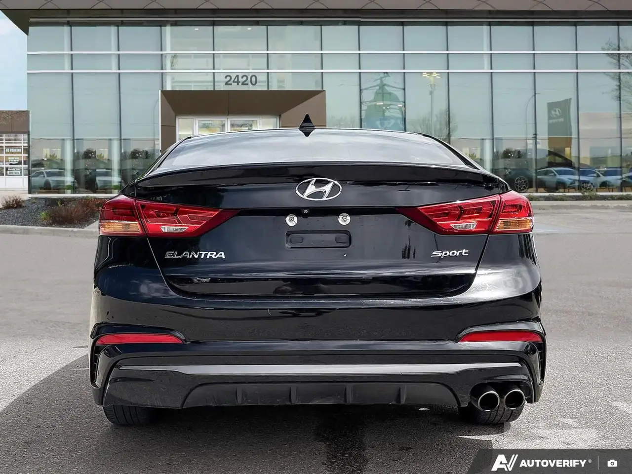 Hyundai ELANTRA снимка Hyundai ELANTRA