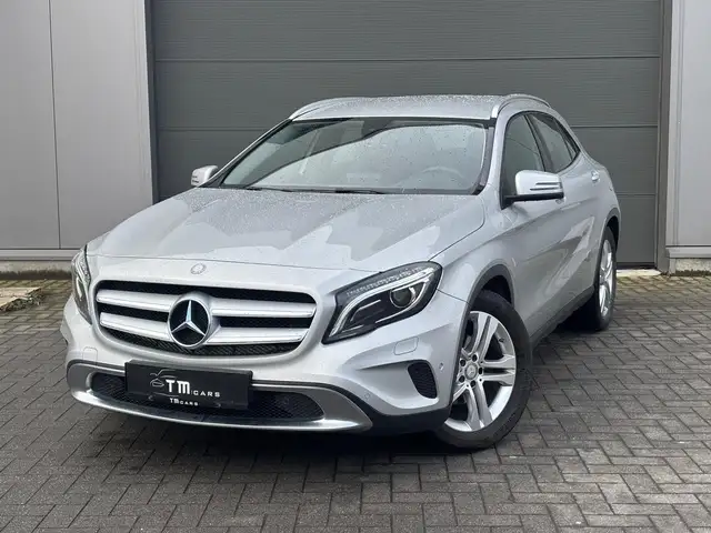 Mercedes-Benz GLA 180 GLA URBAN/LED
