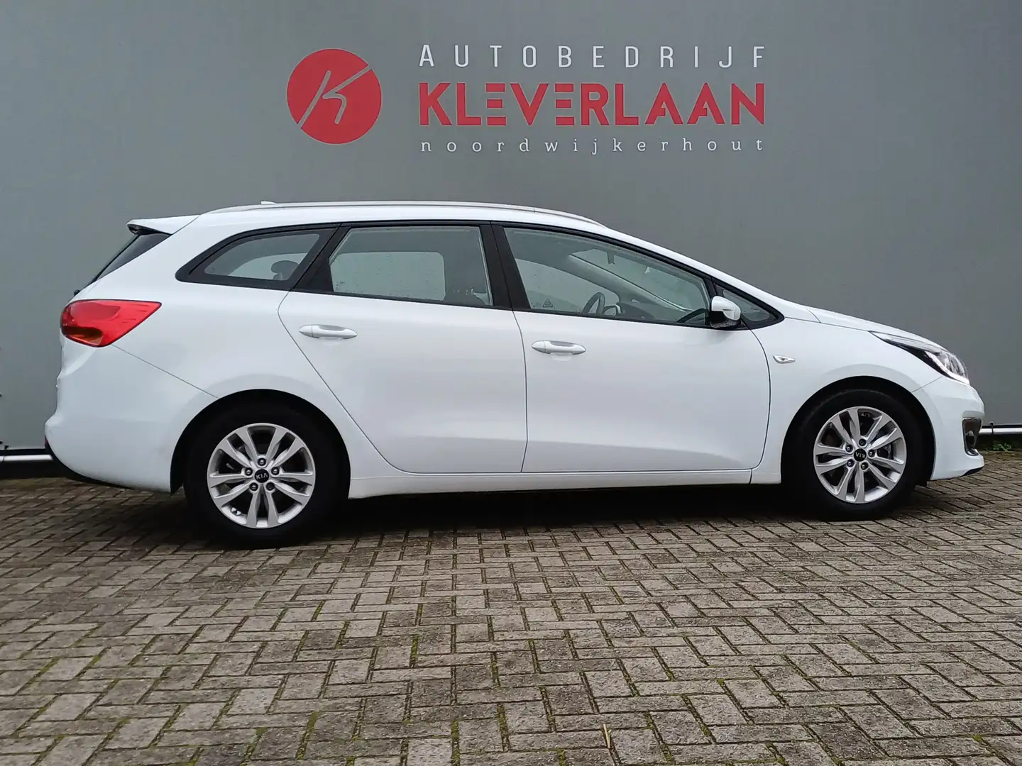 Kia Ceed SW / cee'd SW Sportswagon 1.0 T-GDi ComfortPlusLine Navigator | Blanc - 2
