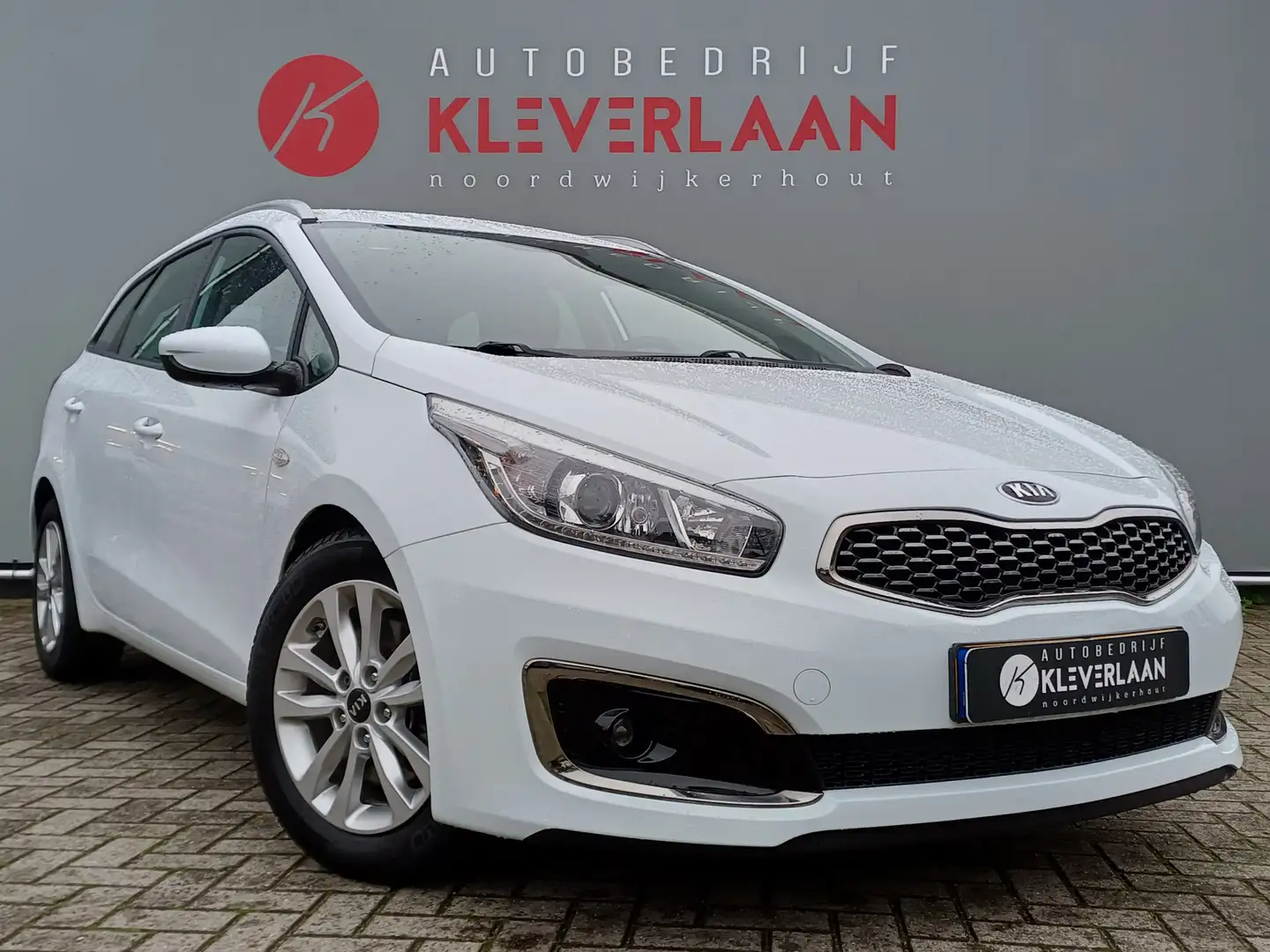 Kia Ceed SW / cee'd SW Sportswagon 1.0 T-GDi ComfortPlusLine Navigator | Blanc - 1