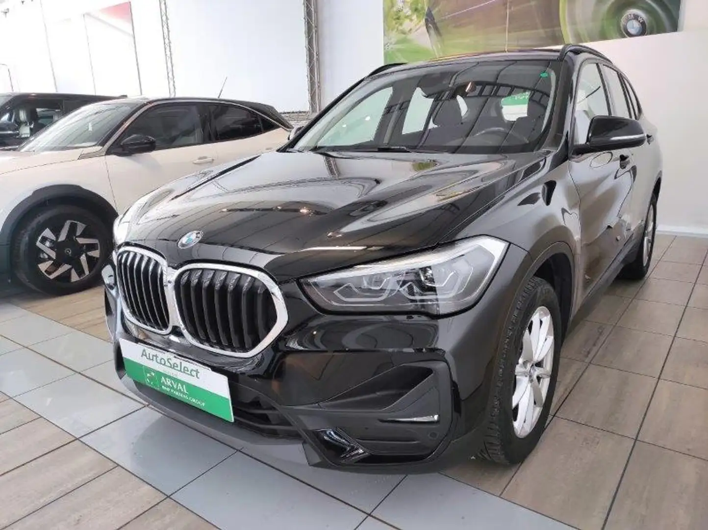 BMW X1 (F48) - X1 sDrive16d Business Advantage Zwart - 2