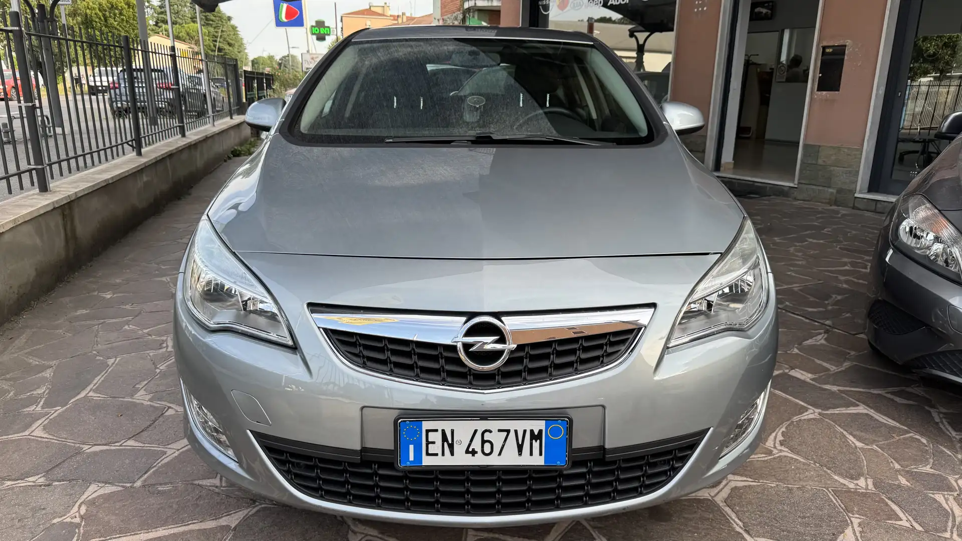 Opel Astra 5p 1.4 Cosmo 100cv 76000 km Grau - 2