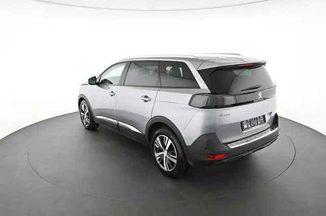 Peugeot 5008 view 9