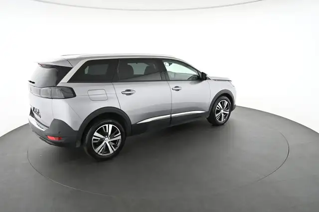Peugeot 5008 view 4