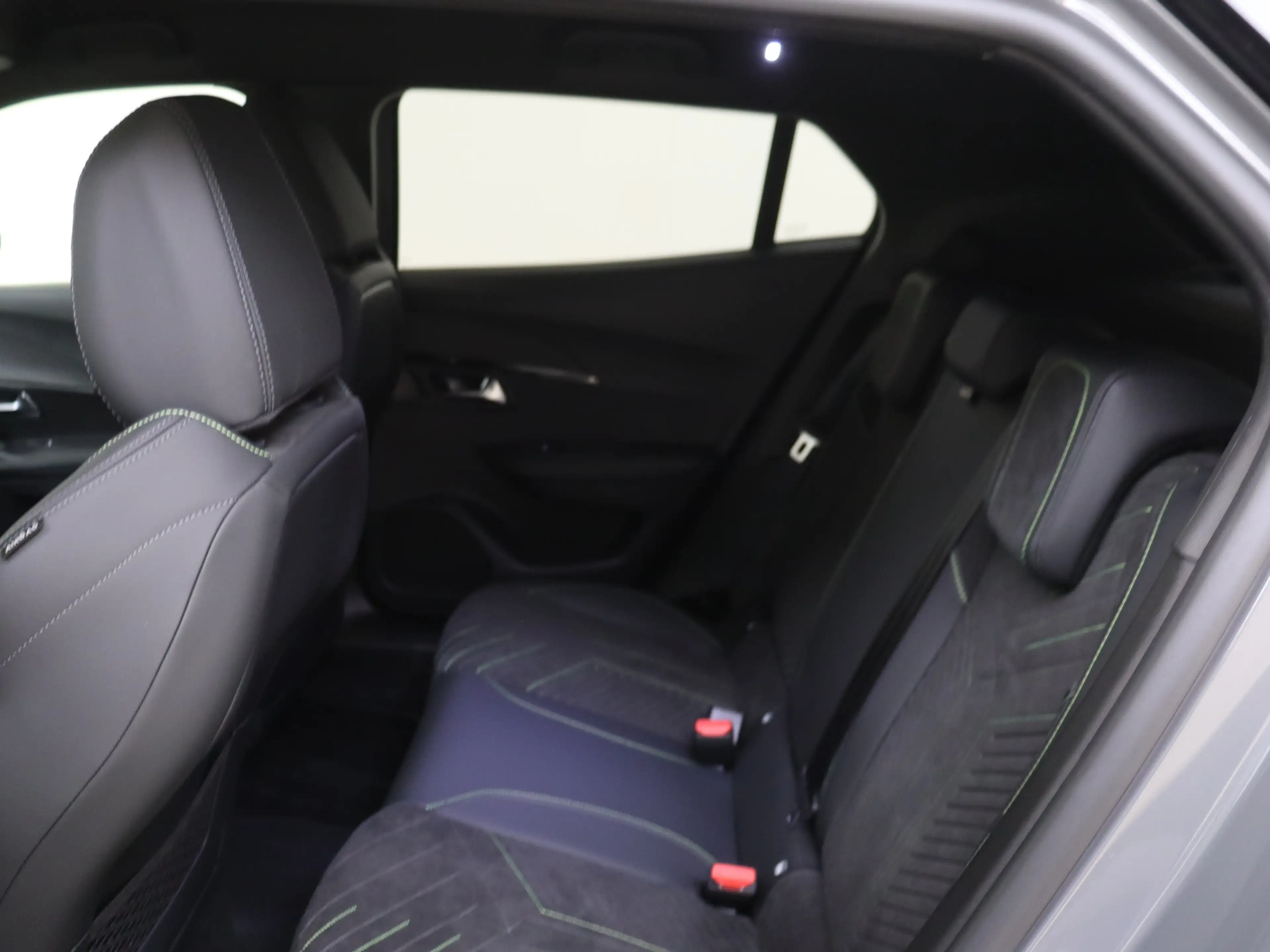 Peugeot e-2008 EV GT Avantage 54 kWh NIEUW!!!!! — photo 12