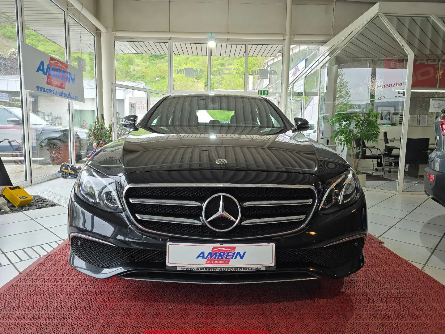 Mercedes-Benz E 220 d Lim.+NAVI+DAB+LED+SPORT STYLE+ Noir - 2
