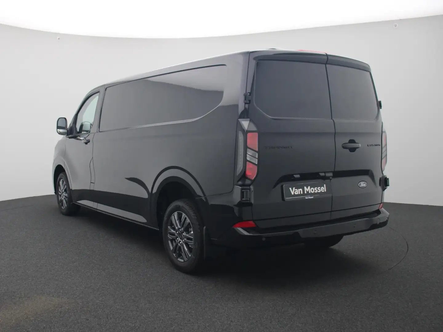 Ford Transit Custom 300 2.0 TDCI L2H1 Limited 136 pk | Navigatie | 17" Zwart - 2